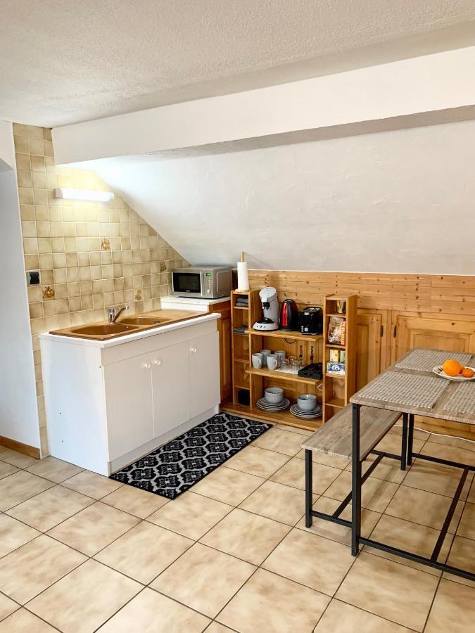 Charmant Appart Sous Toits Proche Chateau Des Ducs ชองเบรี ภายนอก รูปภาพ
